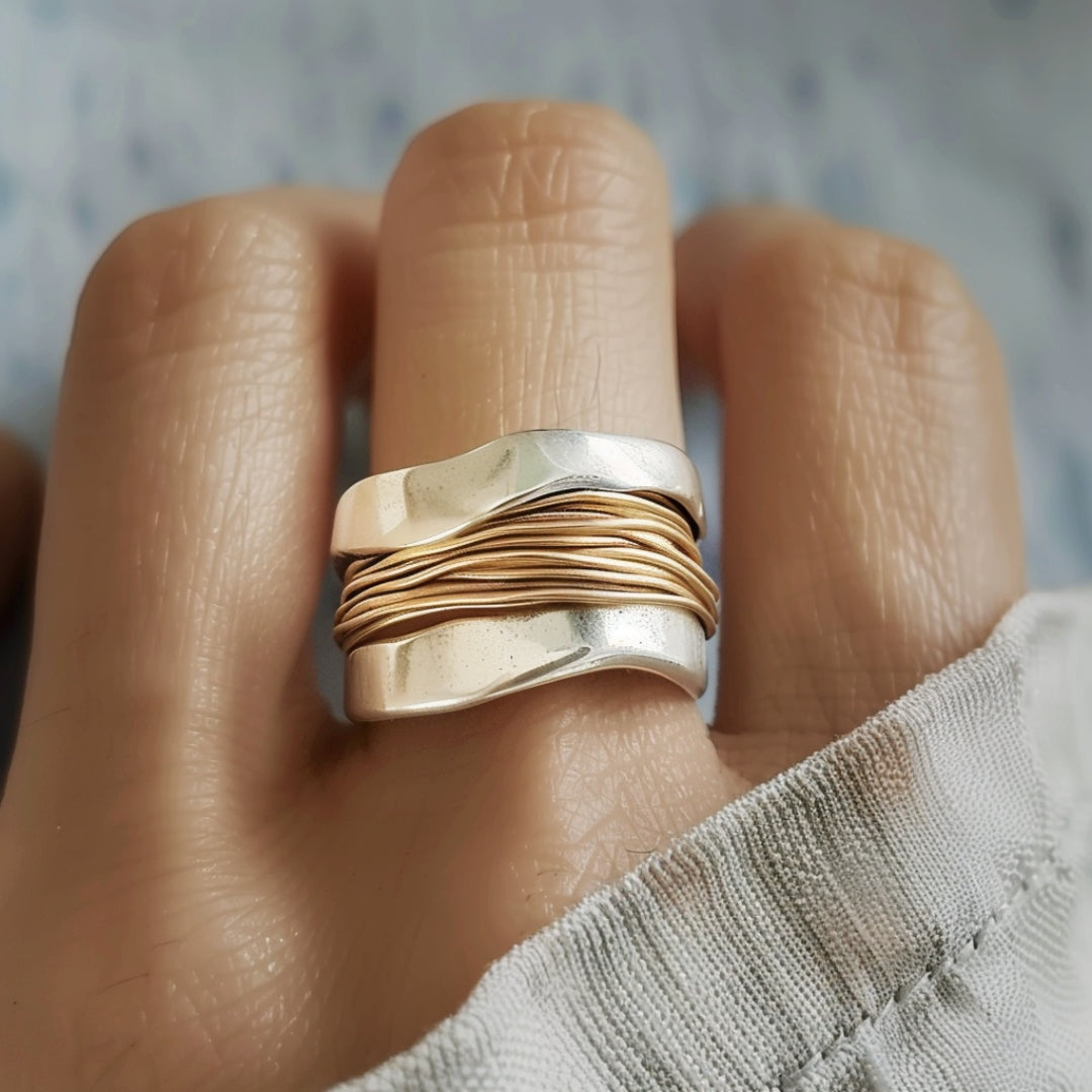 Cerynna | Zarter Ring mit Struktur